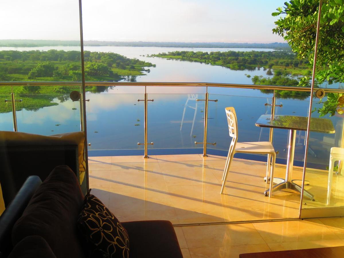 Boulevard 251 Riverside Apartments อีกีโตส ภายนอก รูปภาพ