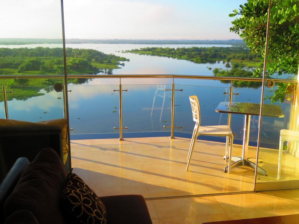 Boulevard 251 Riverside Apartments อีกีโตส ภายนอก รูปภาพ
