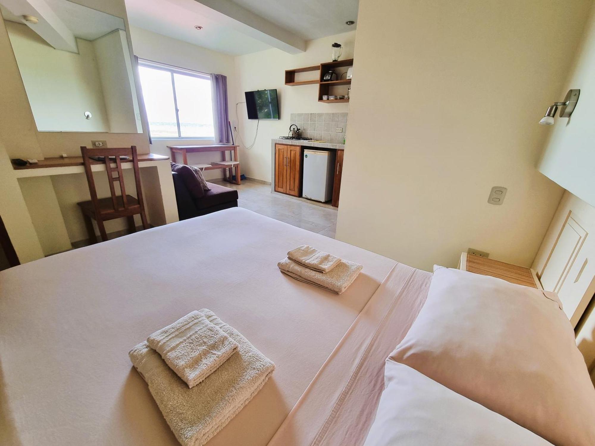 Boulevard 251 Riverside Apartments อีกีโตส ห้อง รูปภาพ