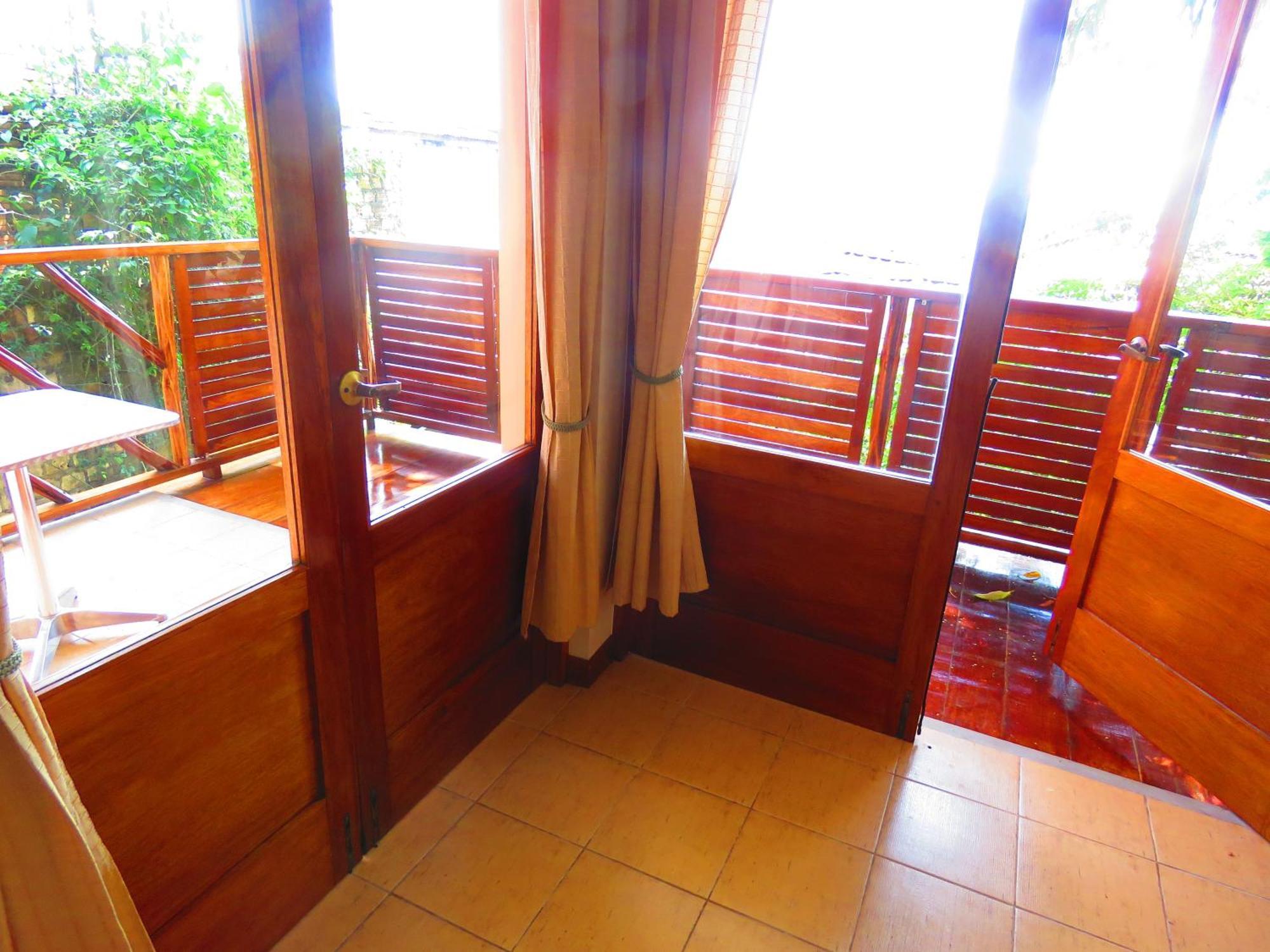 Boulevard 251 Riverside Apartments อีกีโตส ห้อง รูปภาพ