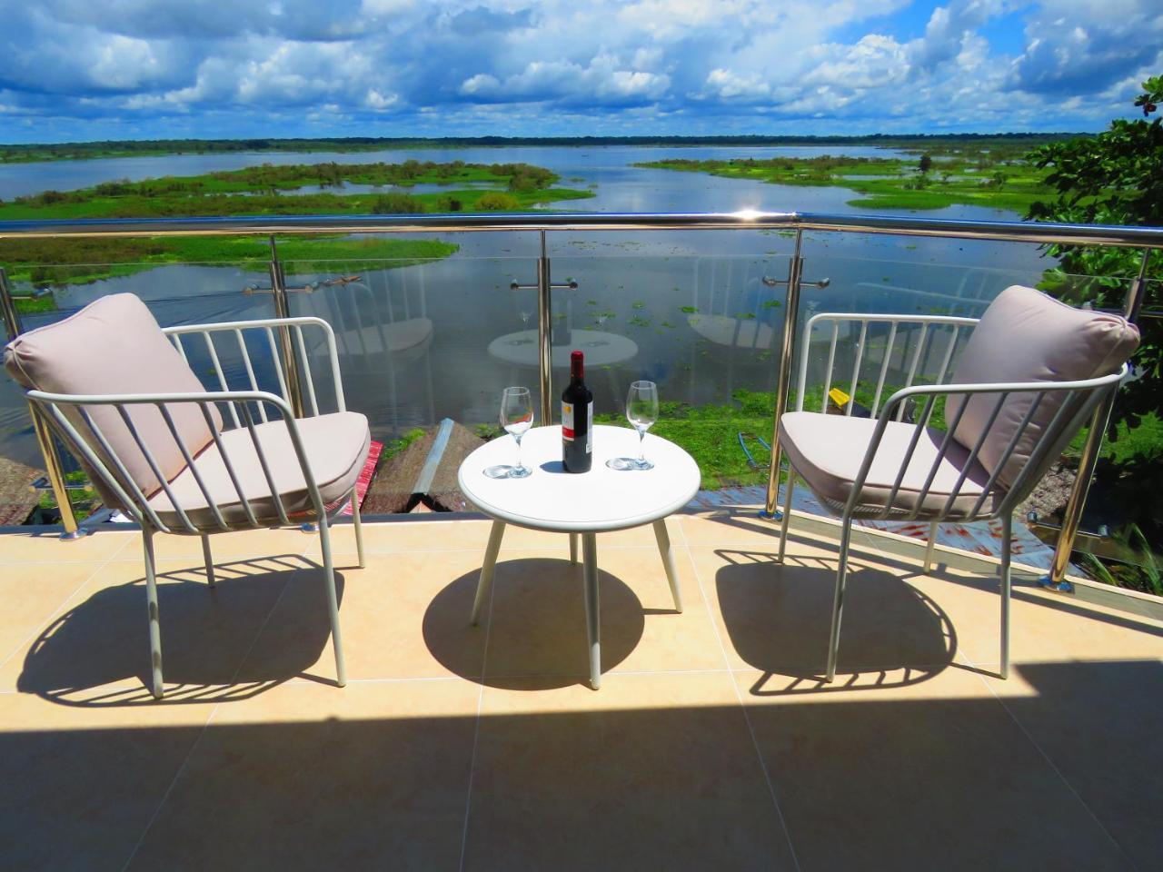 Boulevard 251 Riverside Apartments อีกีโตส ภายนอก รูปภาพ
